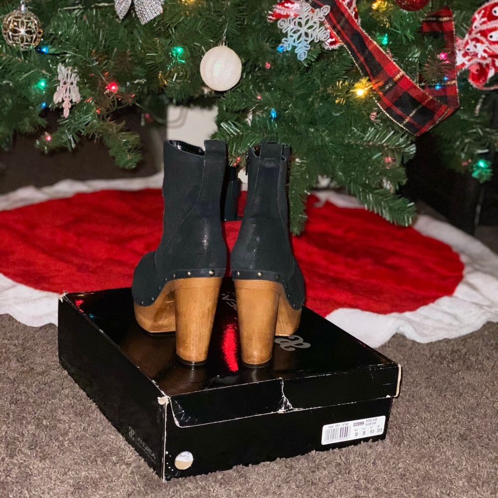 ANDREA boots - Picture 3 of 10